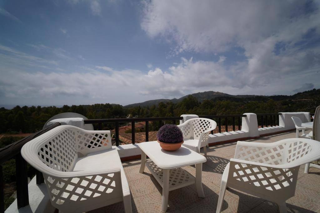 Casa L'Orizzonte Azzurro Villa Pula Exterior foto