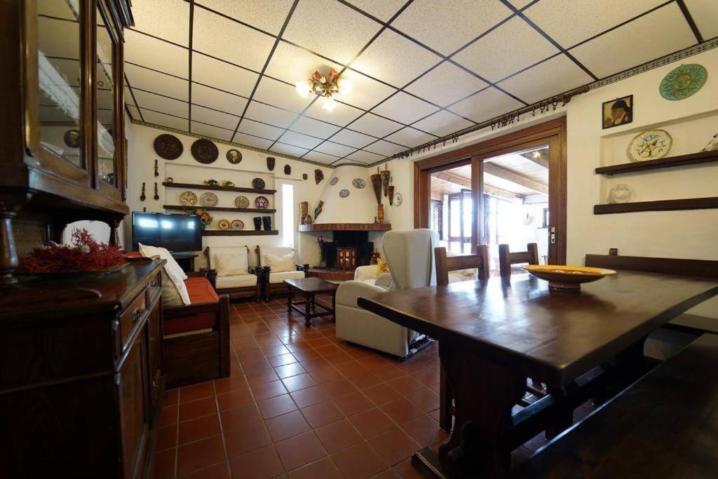 Casa L'Orizzonte Azzurro Villa Pula Exterior foto