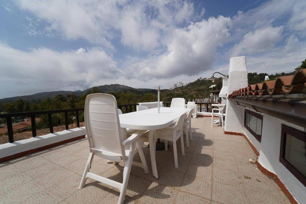 Casa L'Orizzonte Azzurro Villa Pula Exterior foto