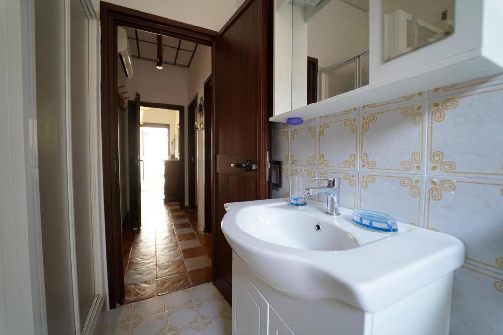 Casa L'Orizzonte Azzurro Villa Pula Exterior foto